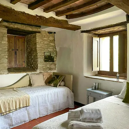 Hébergement de vacances Historic With Pool In Umbria *